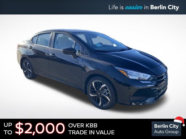2025 Nissan Versa Sedan SR's photo