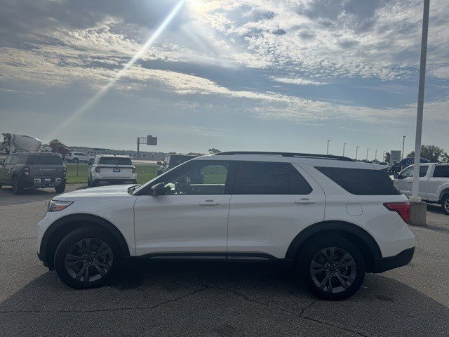 2023 Ford Explorer XLT photo 4