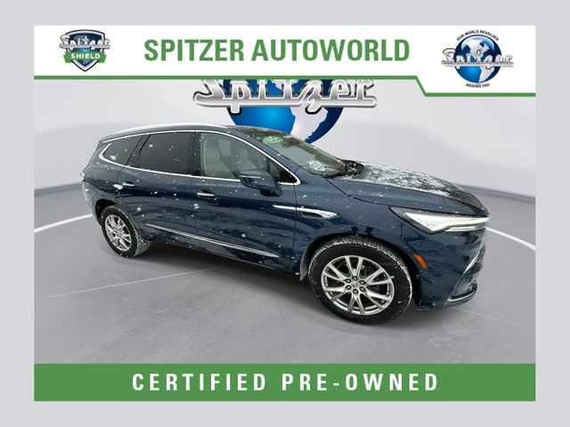 2023 Buick Enclave Essence's photo