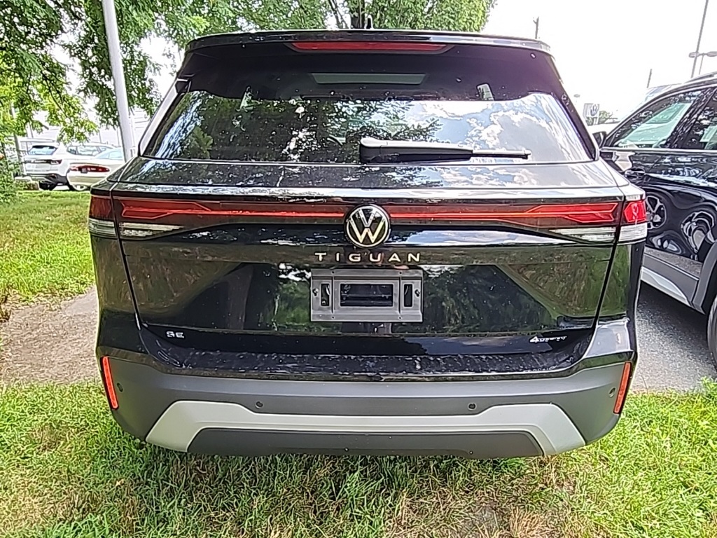 2025 Volkswagen Tiguan SE photo 3