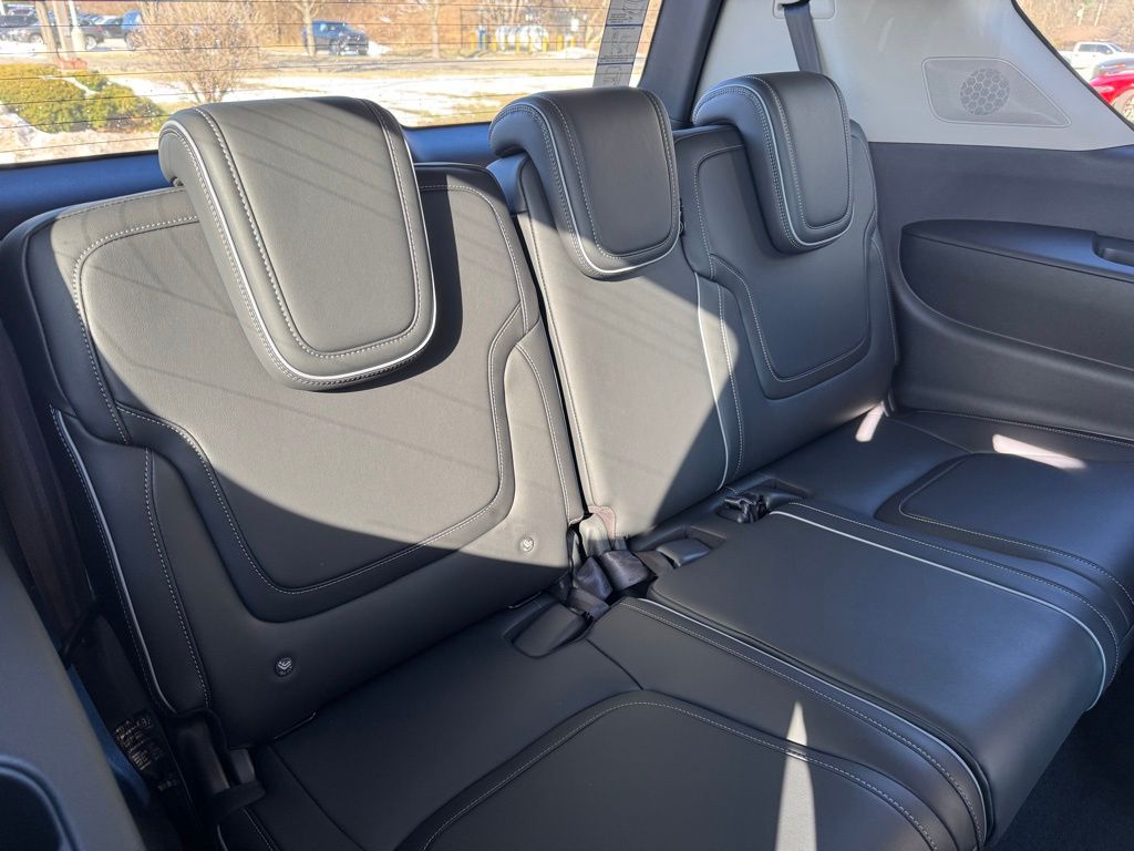 2025 Infiniti QX80 Luxe photo 14
