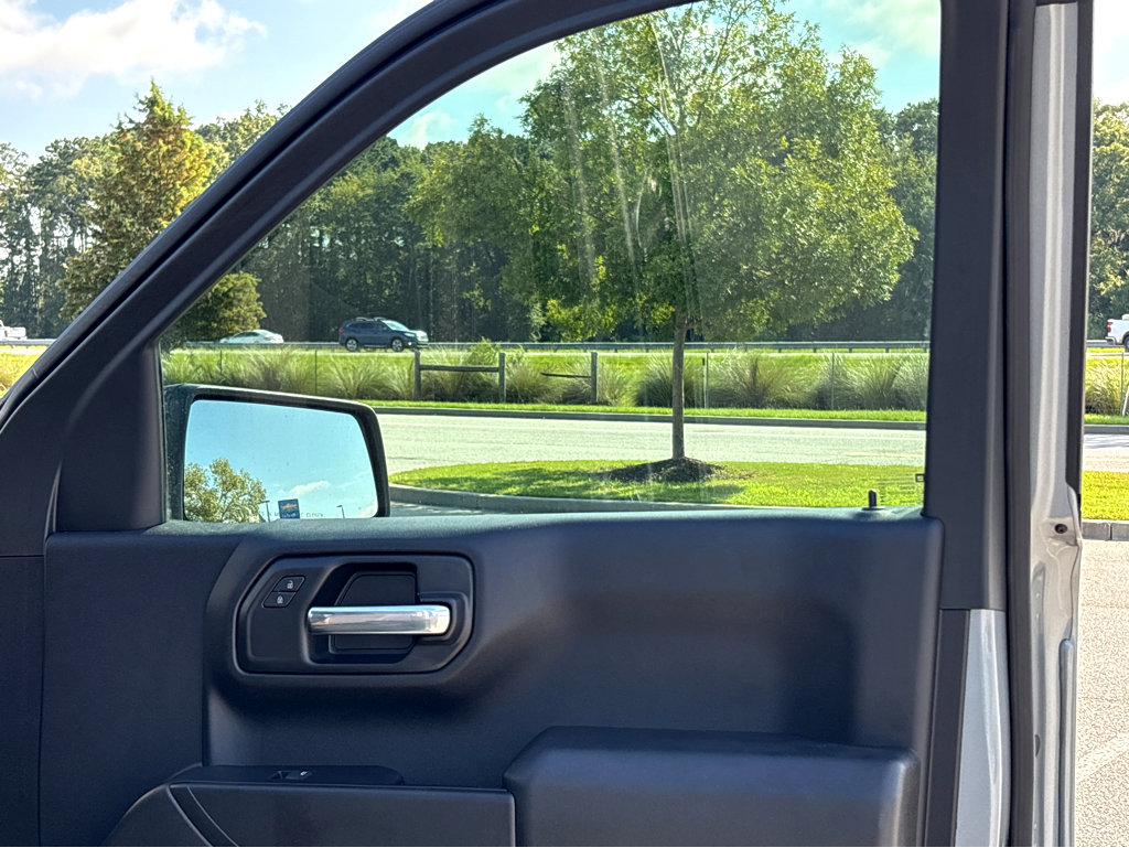 2025 Chevrolet Silverado 1500 Custom photo 14