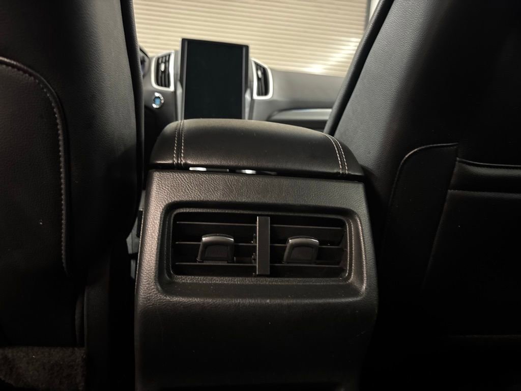 2024 Ford Edge Titanium photo 15