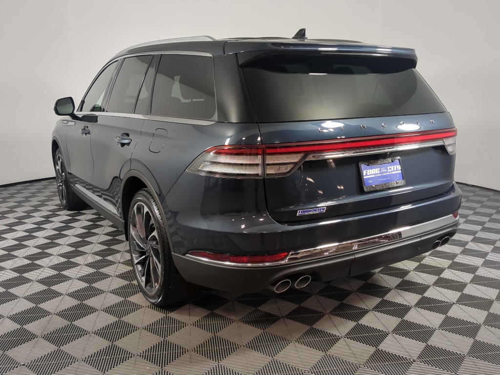 2023 Lincoln Aviator Reserve photo 2