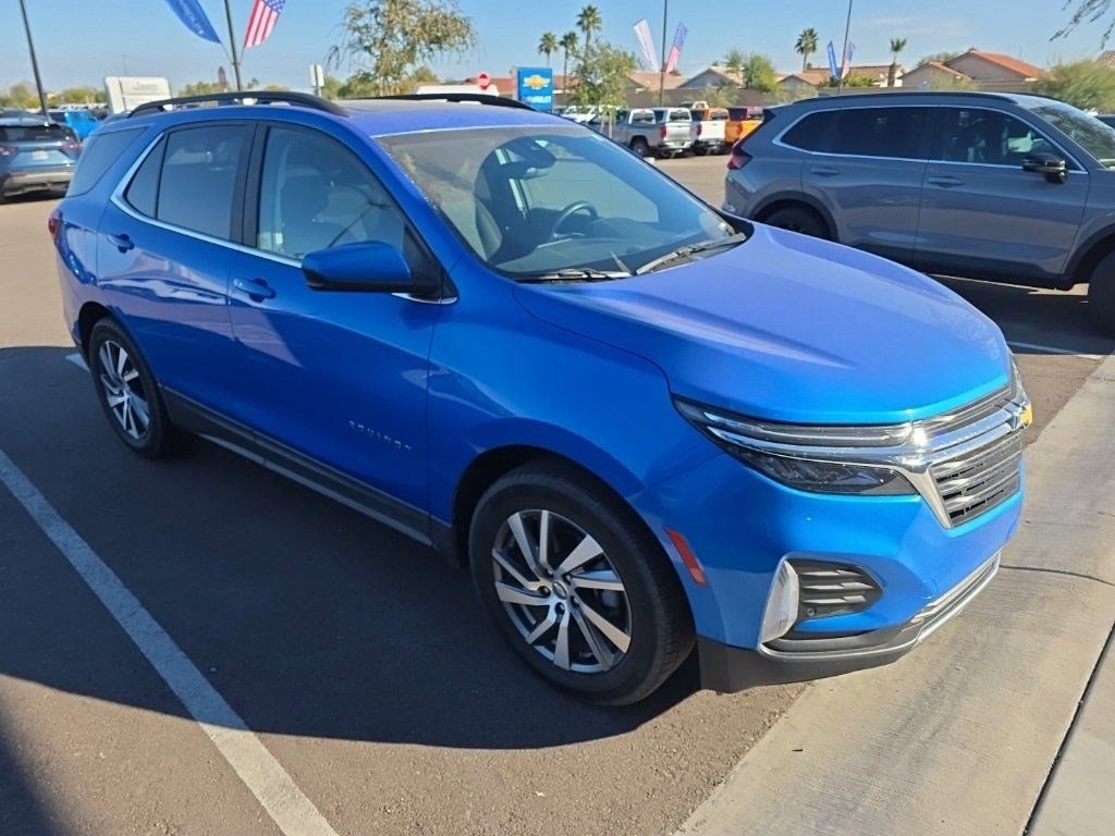 2024 Chevrolet Equinox LT photo 2