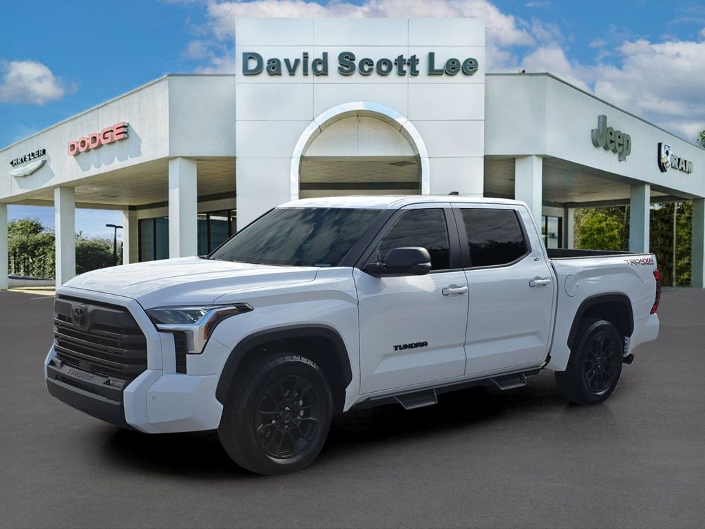 2024 Toyota Tundra SR5's photo