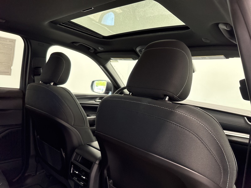 2025 Jeep Grand Cherokee Laredo X photo 13