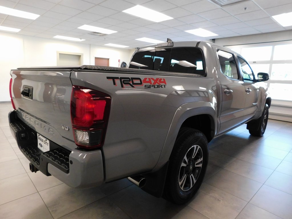 2018 Toyota Tacoma TRD Sport photo 6