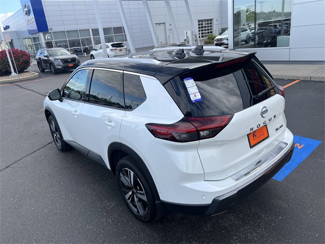 2025 Nissan Rogue SL photo 6