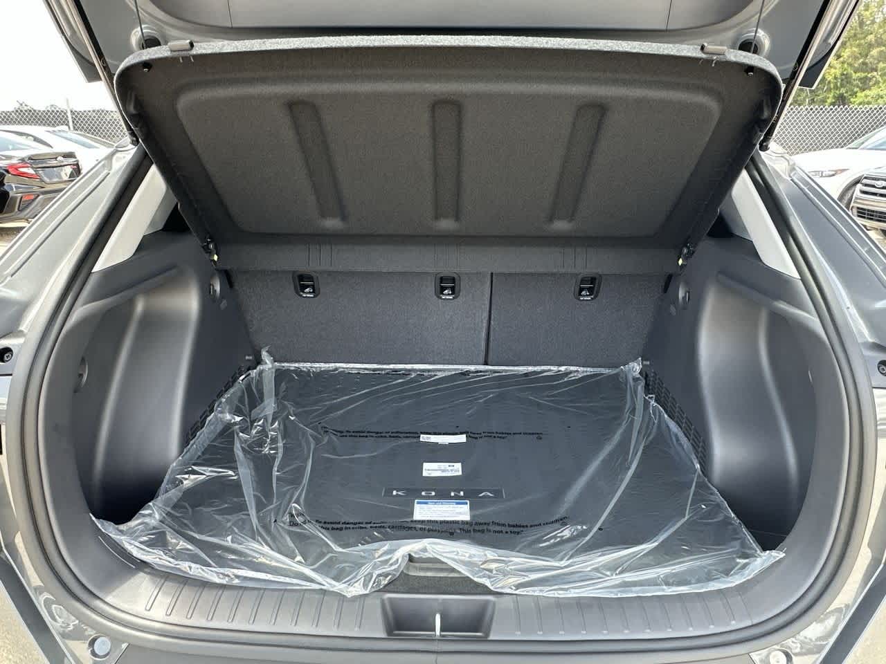 2025 Hyundai Kona SEL photo 23
