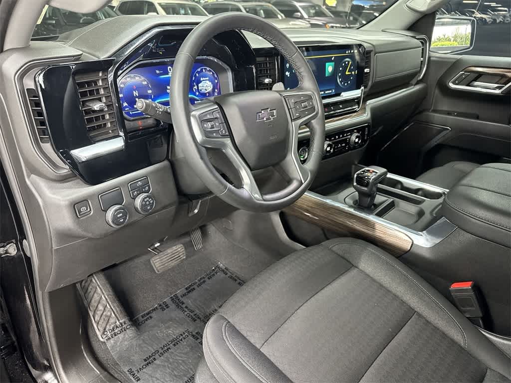 2023 Chevrolet Silverado 1500 RST photo 12