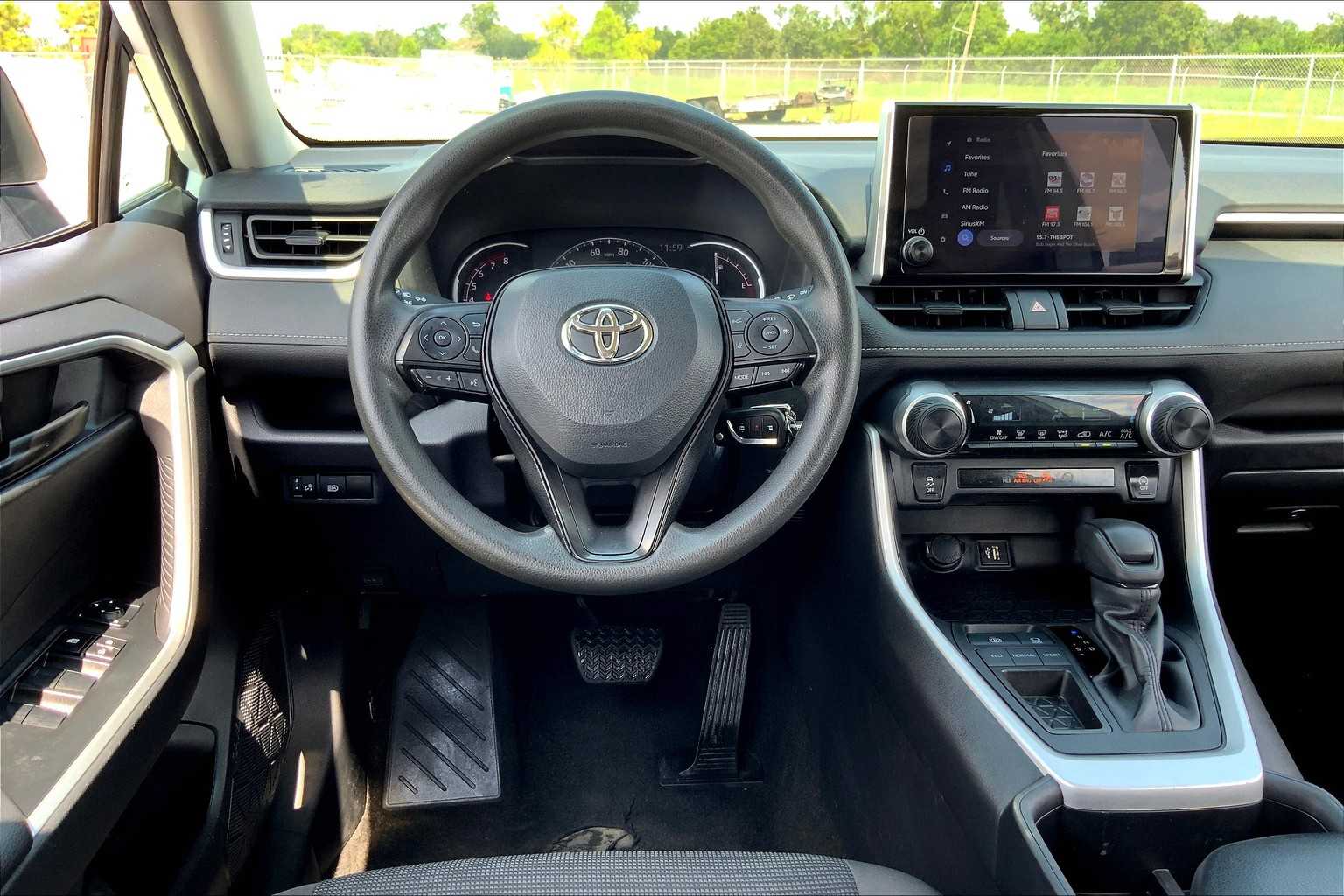2024 Toyota RAV4 LE photo 3