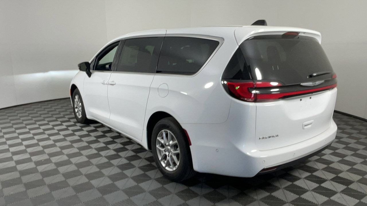 2025 Chrysler Pacifica photo 6