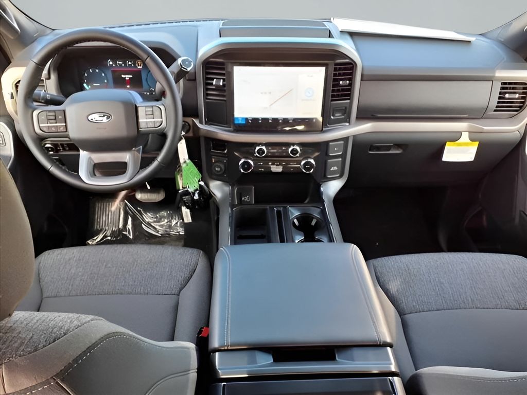 2025 Ford F-150 XLT photo 12