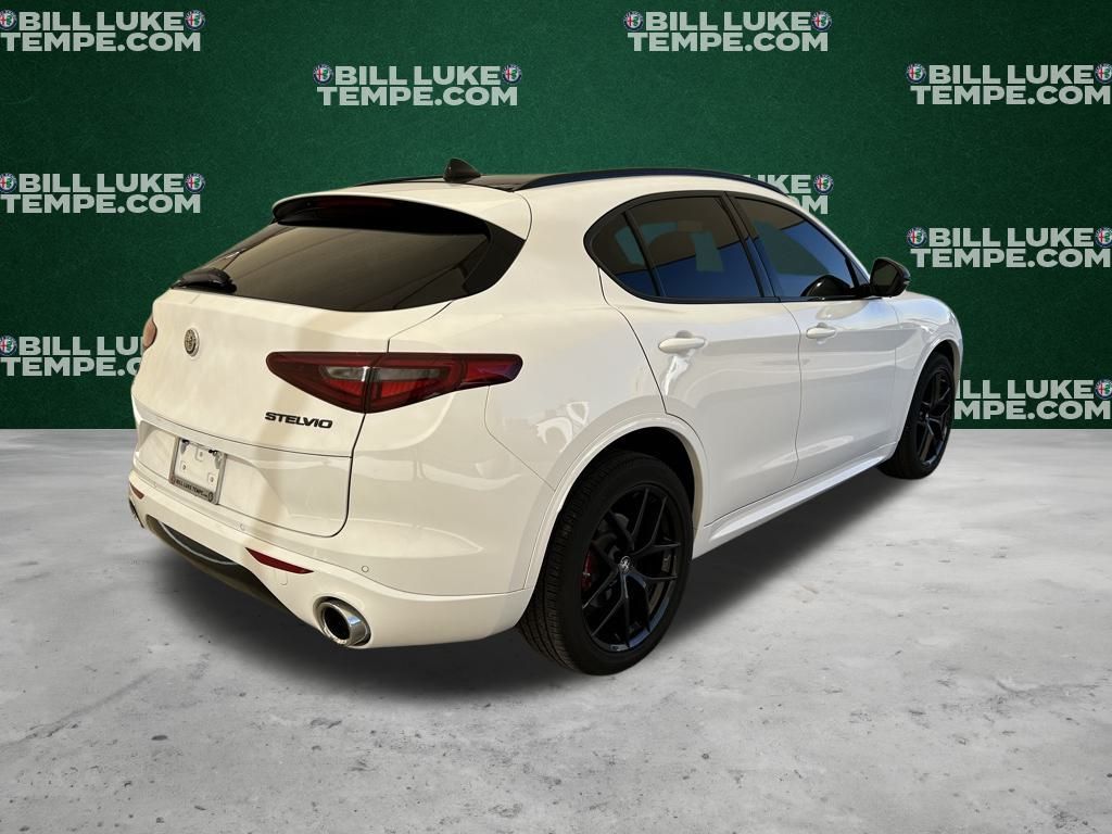 2021 Alfa Romeo Stelvio Ti photo 3