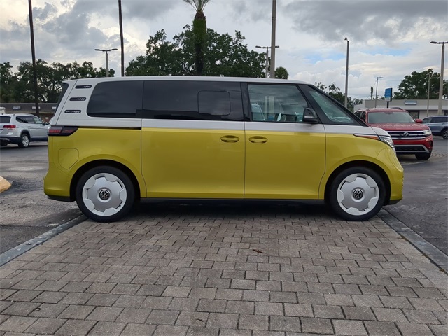 2025 Volkswagen ID. Buzz photo 3