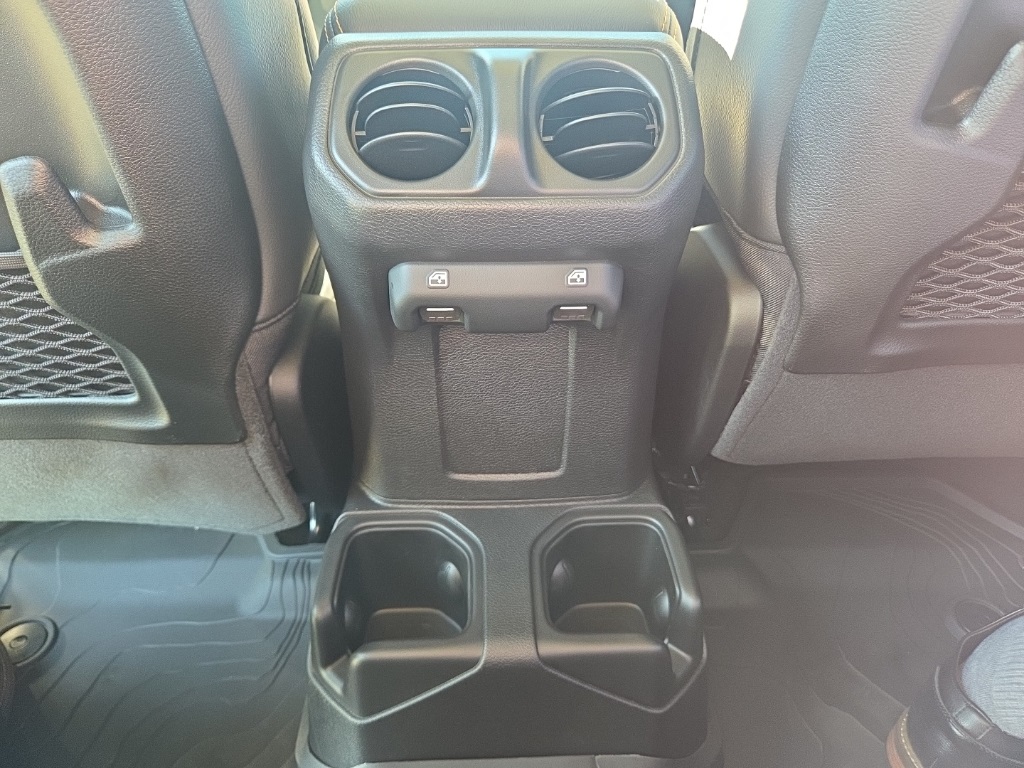2025 Jeep Gladiator Sport S photo 24