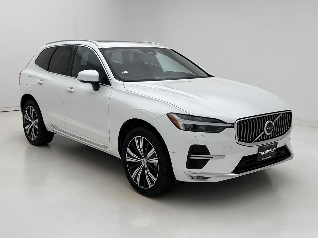 2023 Volvo XC60 B5 Ultimate photo 3