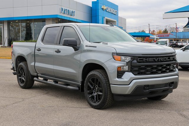 2026 Chevrolet Silverado 1500 Custom's photo