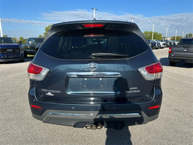 2015 Nissan Pathfinder Platinum photo 4