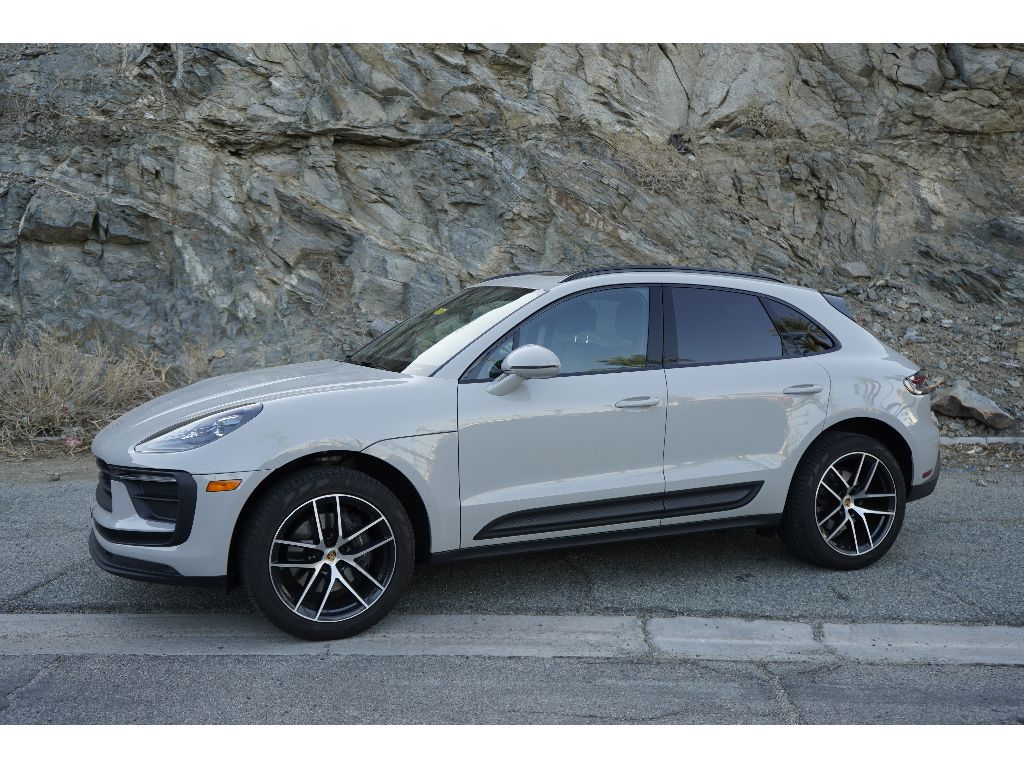 2022 Porsche Macan Base photo 6