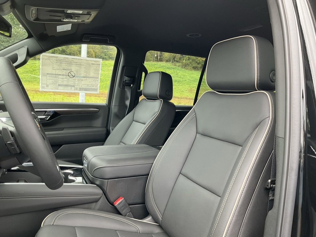 2025 Chevrolet Tahoe Premier photo 15