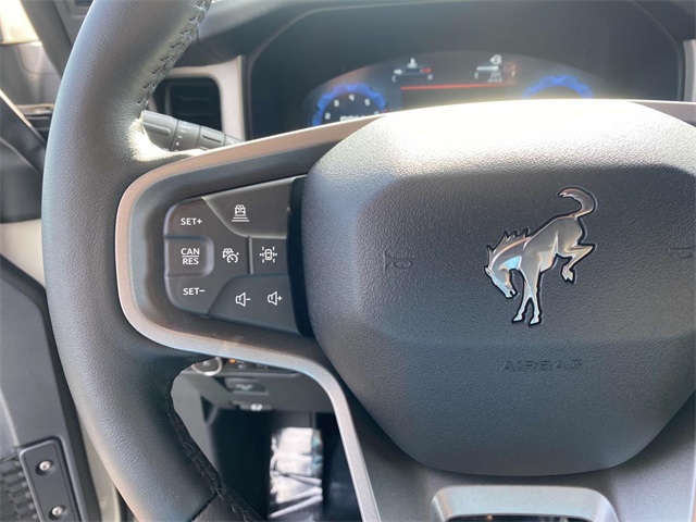 2025 Ford Bronco Outer Banks photo 13