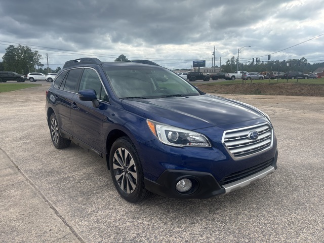 2015 Subaru Outback 3.6R Limited photo 2
