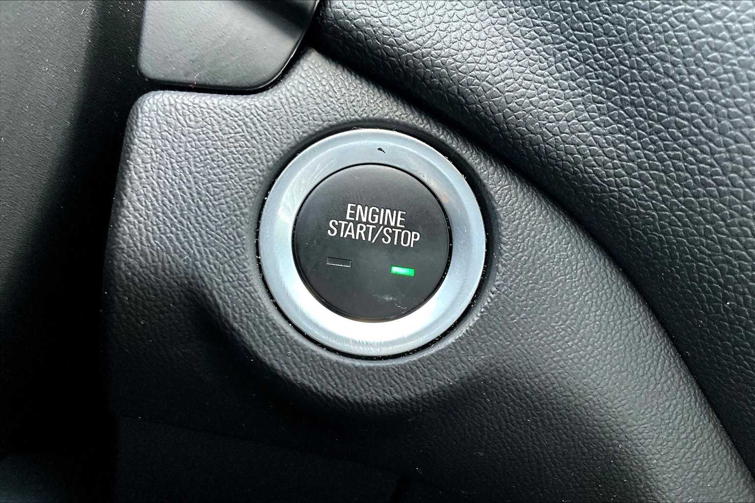 2020 Chevrolet Equinox LT photo 31