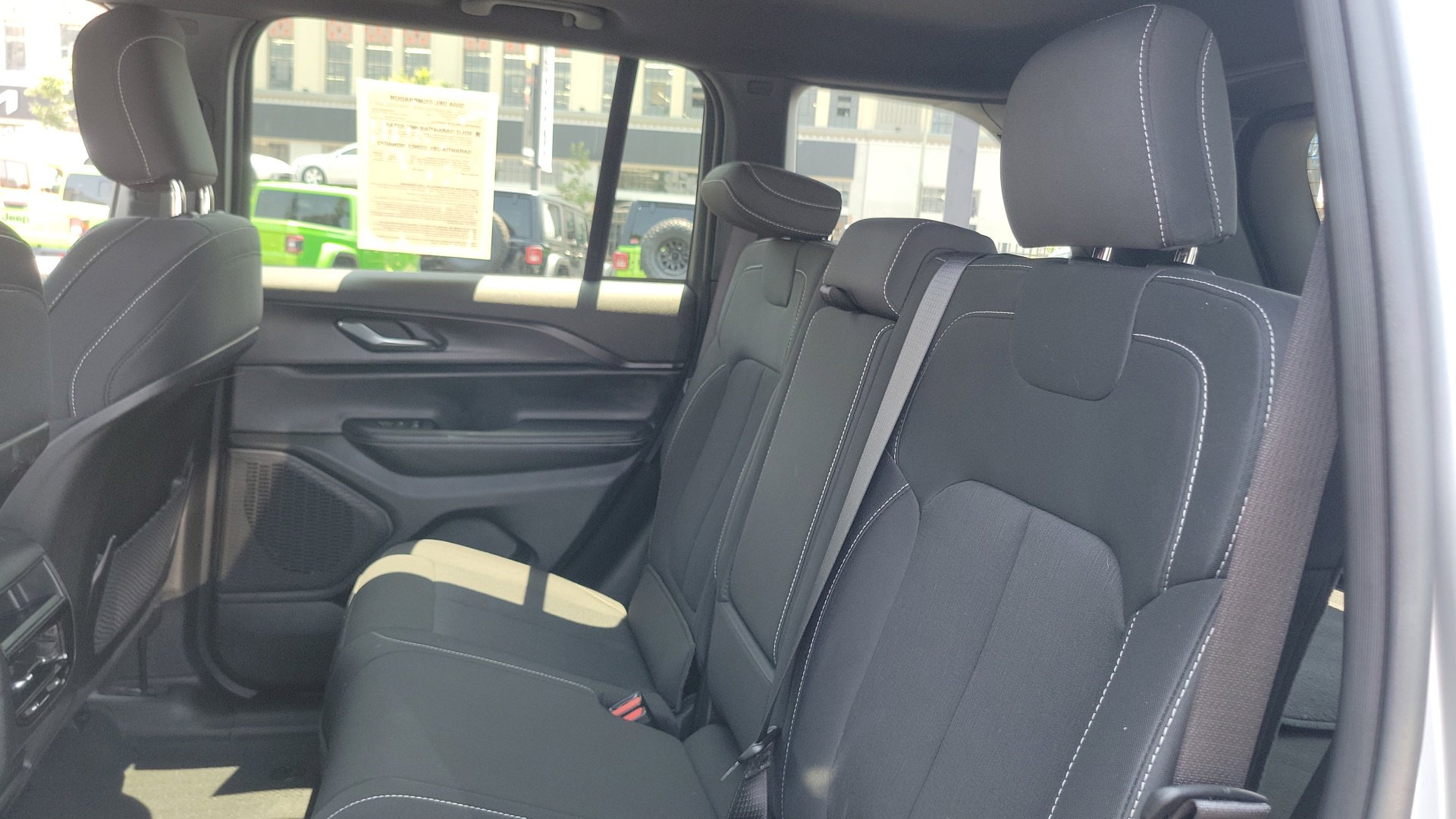2025 Jeep Grand Cherokee Laredo X photo 10