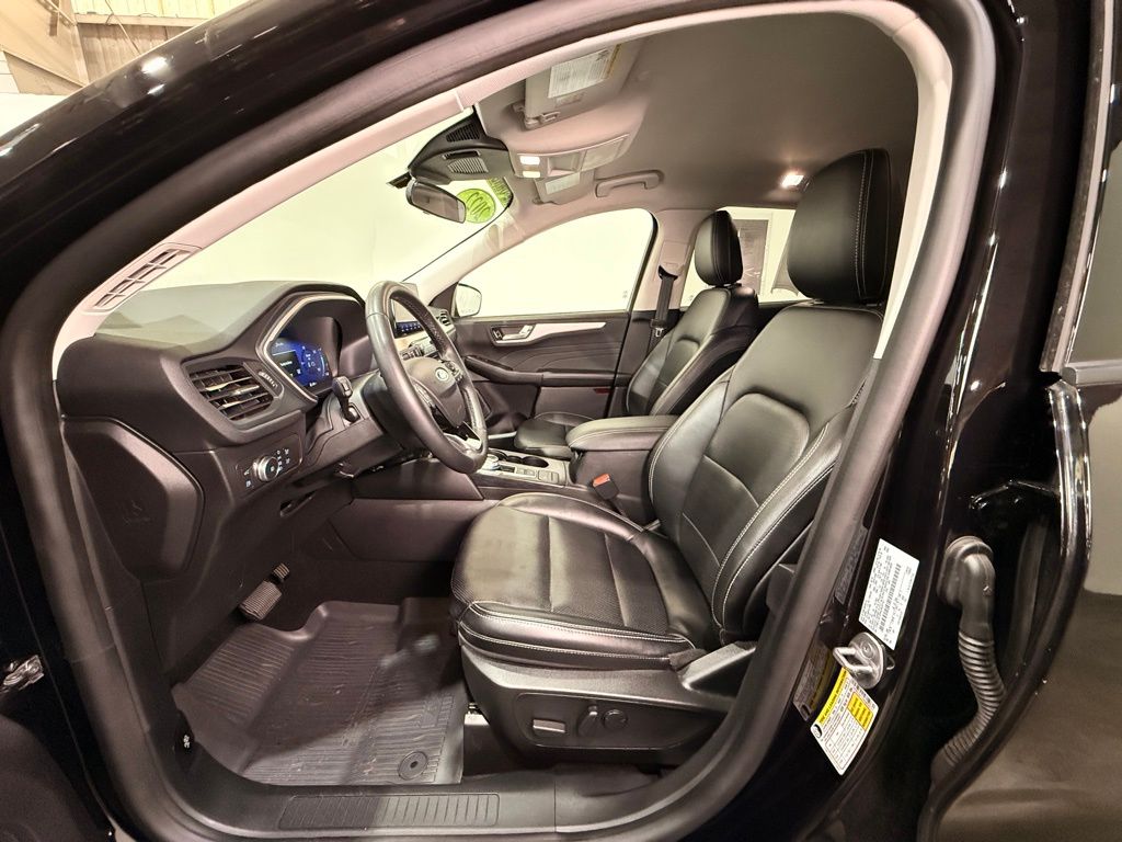 2022 Ford Escape Hybrid SEL photo 16