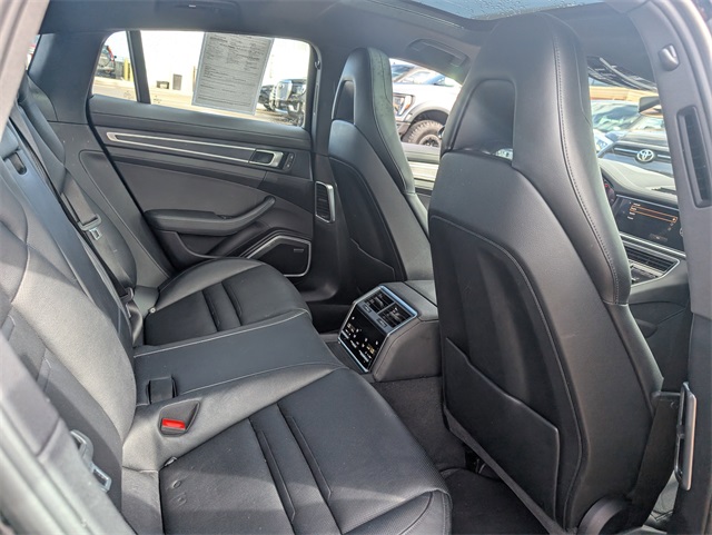 2022 Porsche Panamera 4 Platinum photo 9