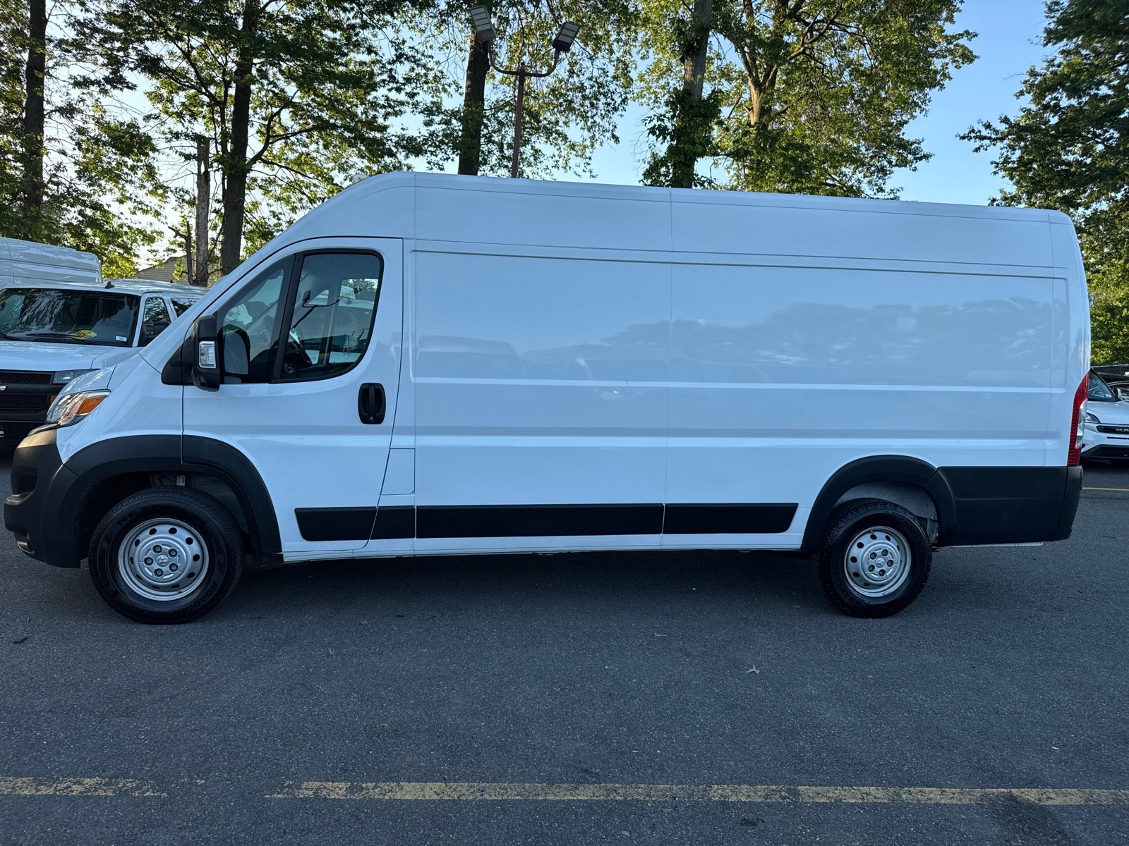 2023 Ram 3500 photo 4