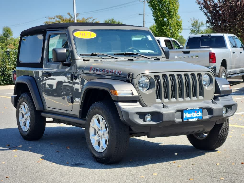 2021 Jeep Wrangler Islander photo 2