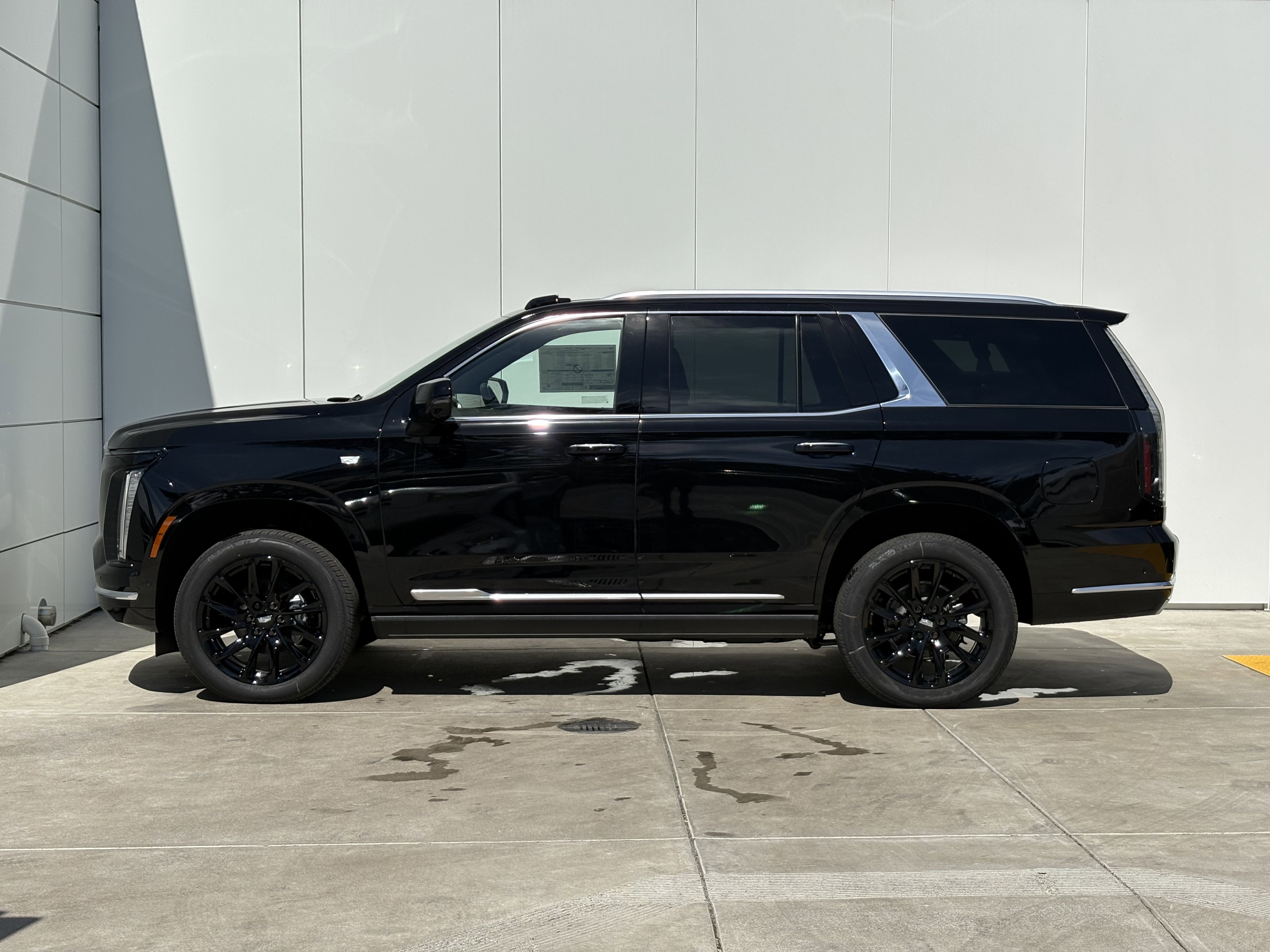 2025 Cadillac Escalade Premium Luxury photo 4