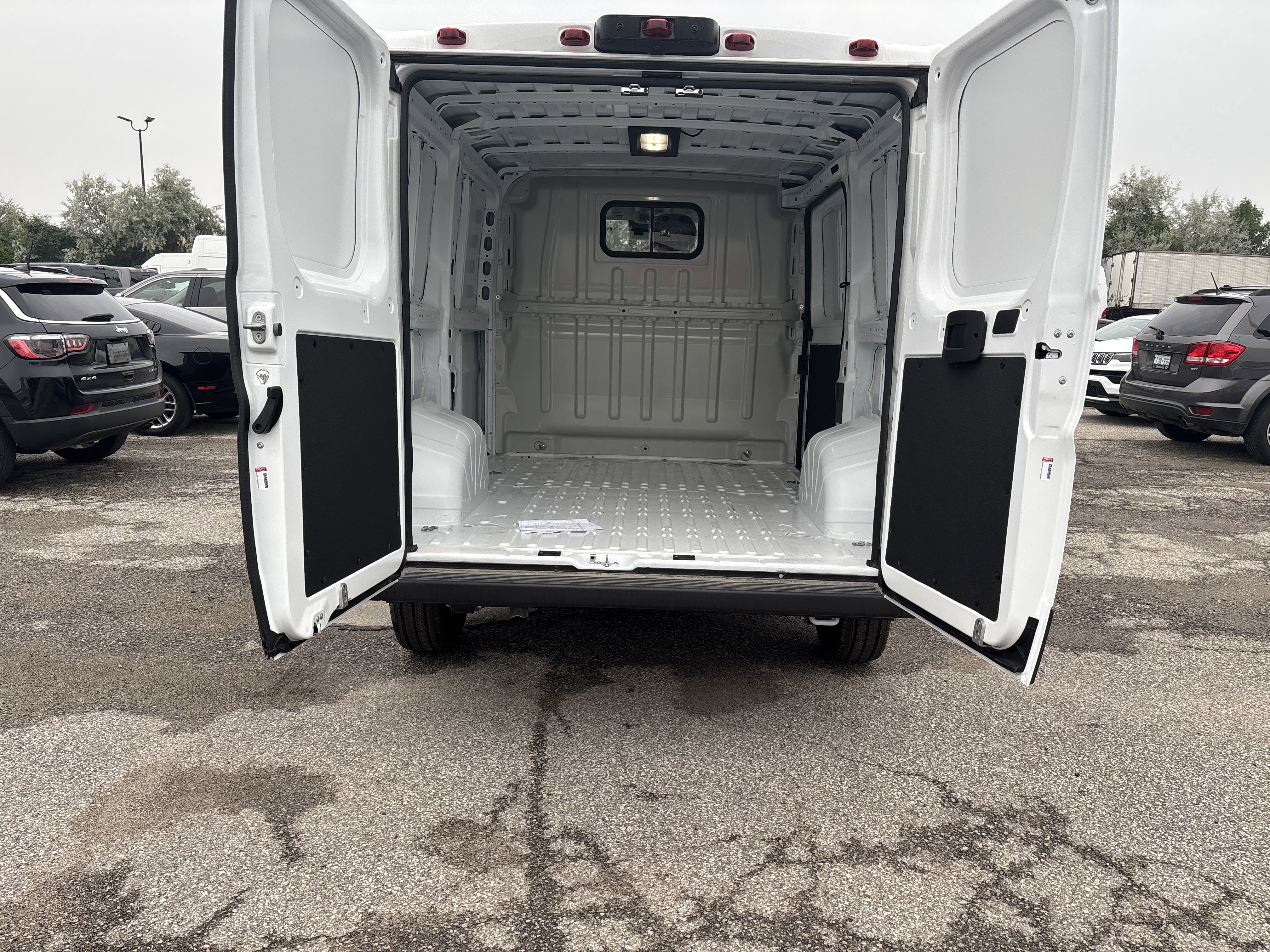 New 2025 Bright White Ram Tradesman image 9