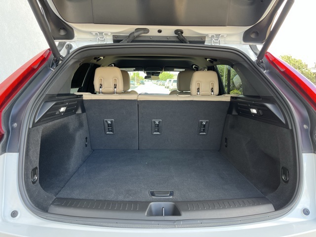 2024 Cadillac XT4 Luxury photo 32