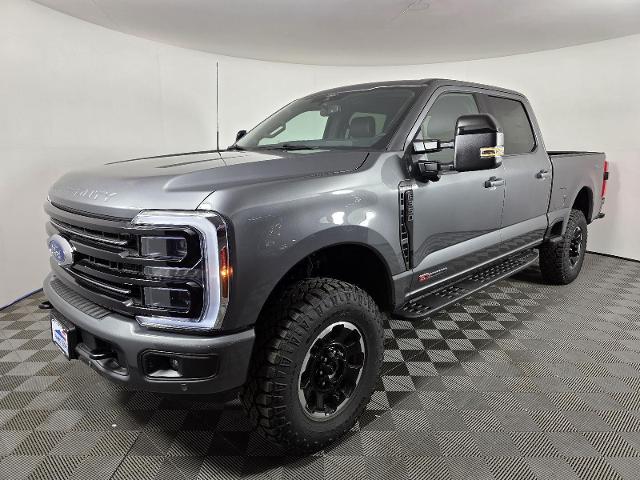 2026 Ford F-350 Super Duty Platinum's photo