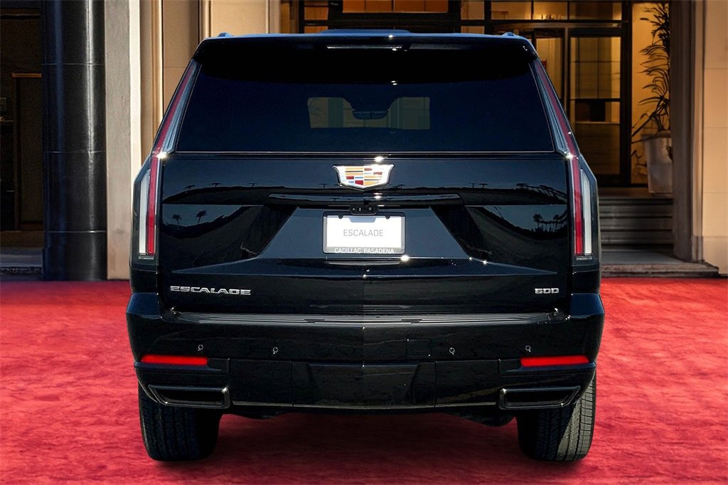 2025 Cadillac Escalade Sport photo 2