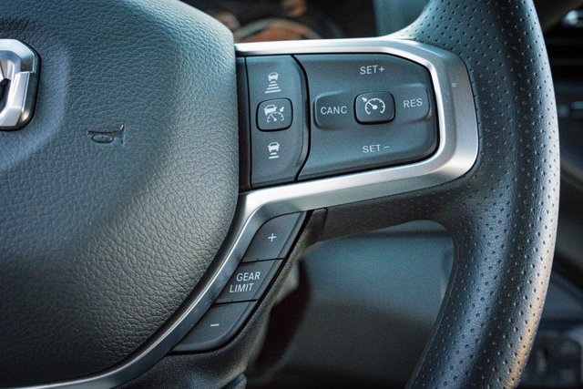 2025 Ram 2500 Tradesman photo 17
