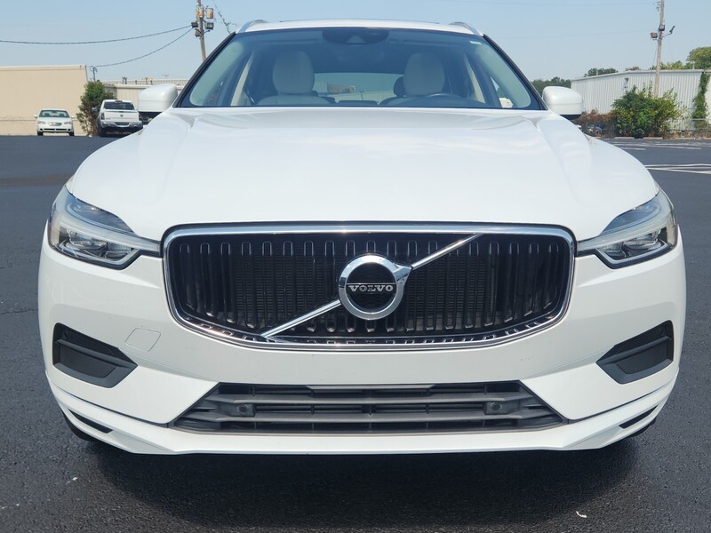 2019 Volvo XC60 T5 Momentum photo 7