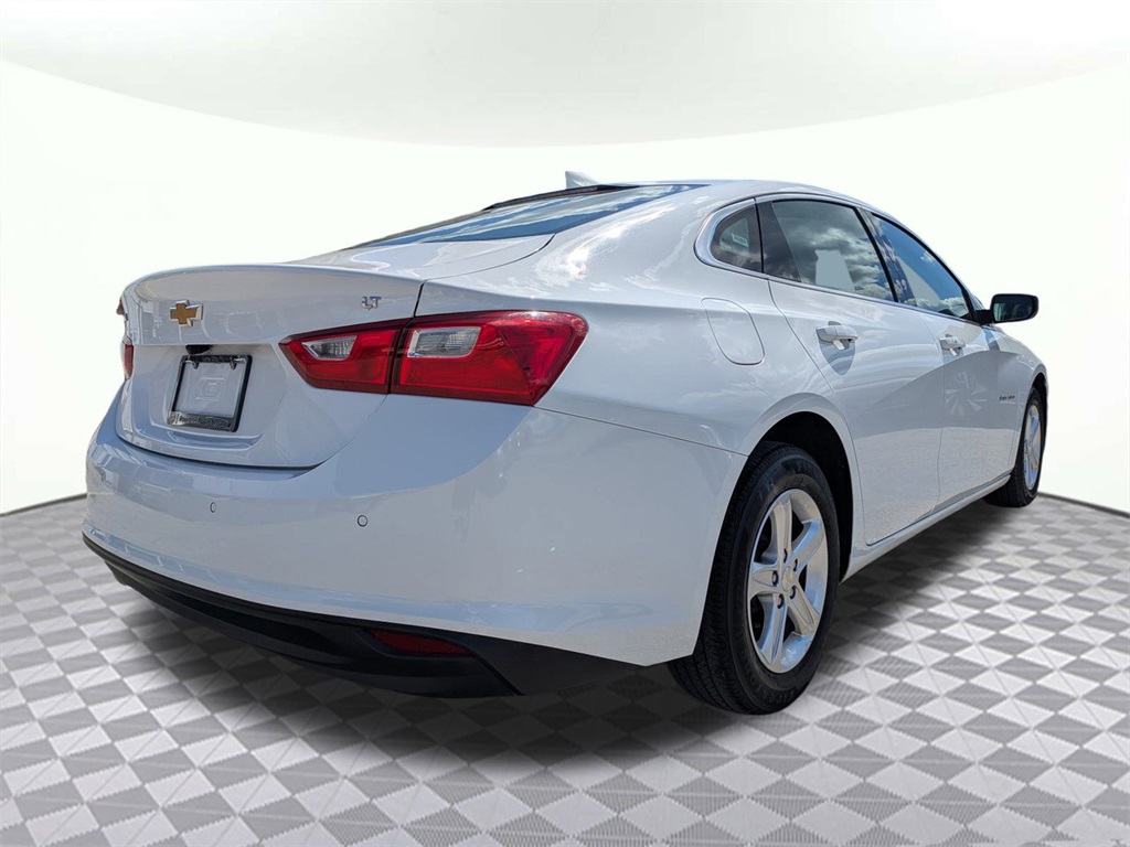 2024 Chevrolet Malibu 1LT photo 3