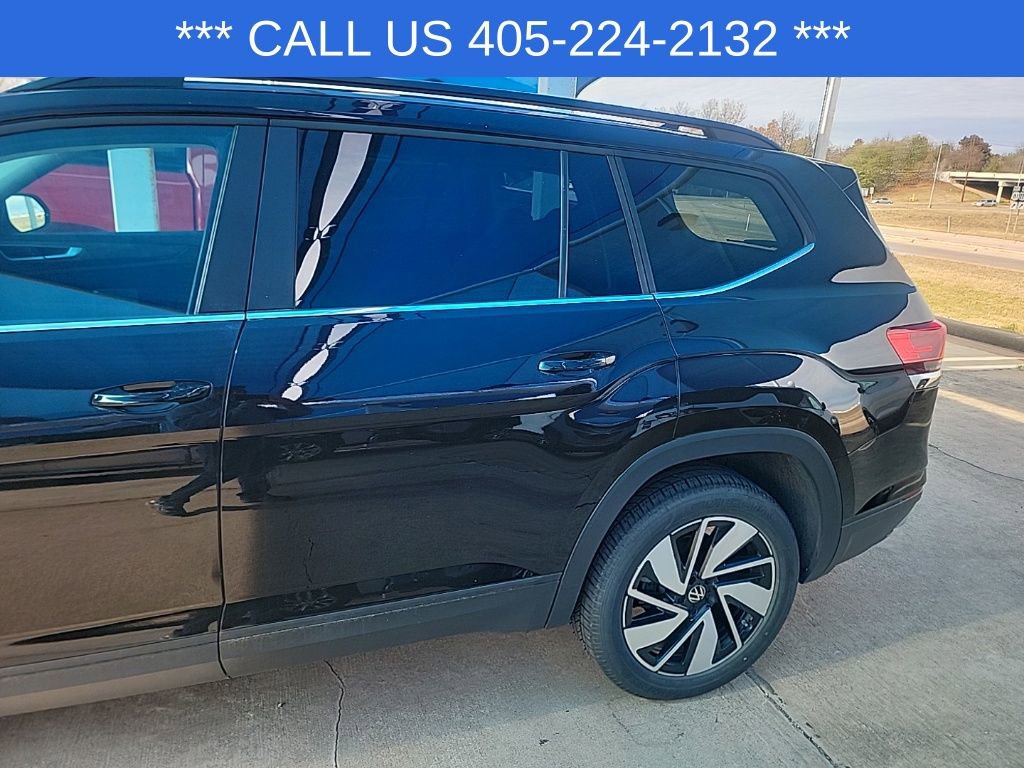 2025 Volkswagen Atlas SE Technology photo 3