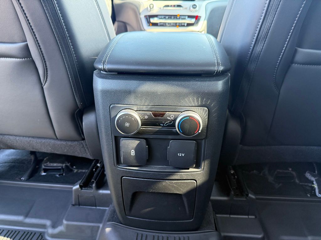2023 Ford Explorer XLT photo 25
