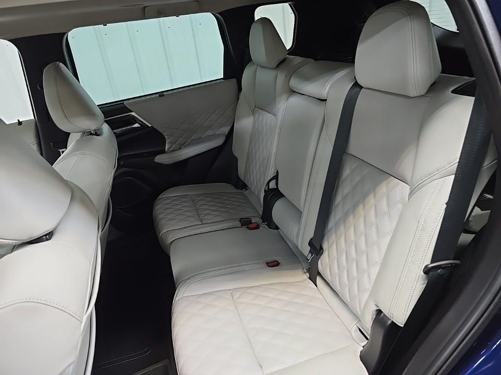 2023 Mitsubishi Outlander PHEV SEL photo 30