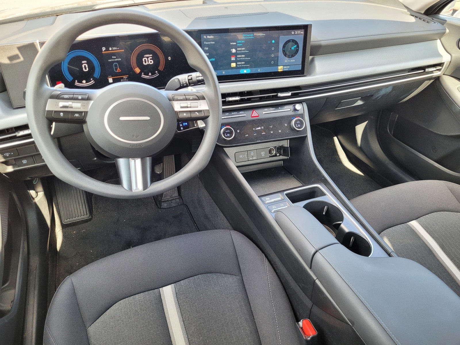 2025 Hyundai Sonata SEL photo 8