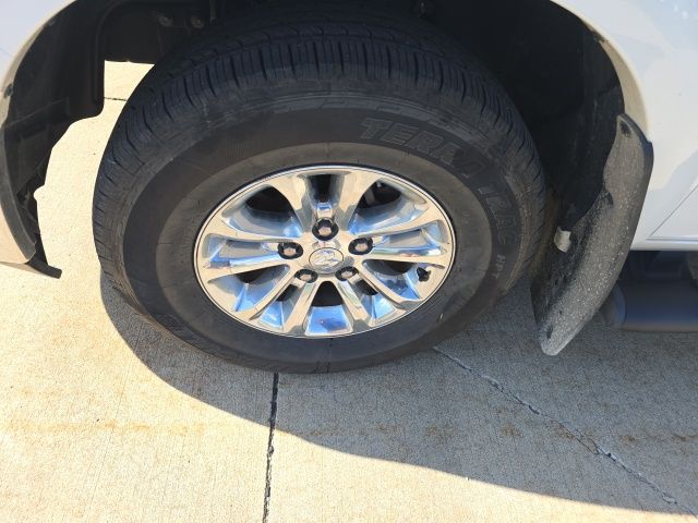 2018 Ram 1500 SLT photo 9