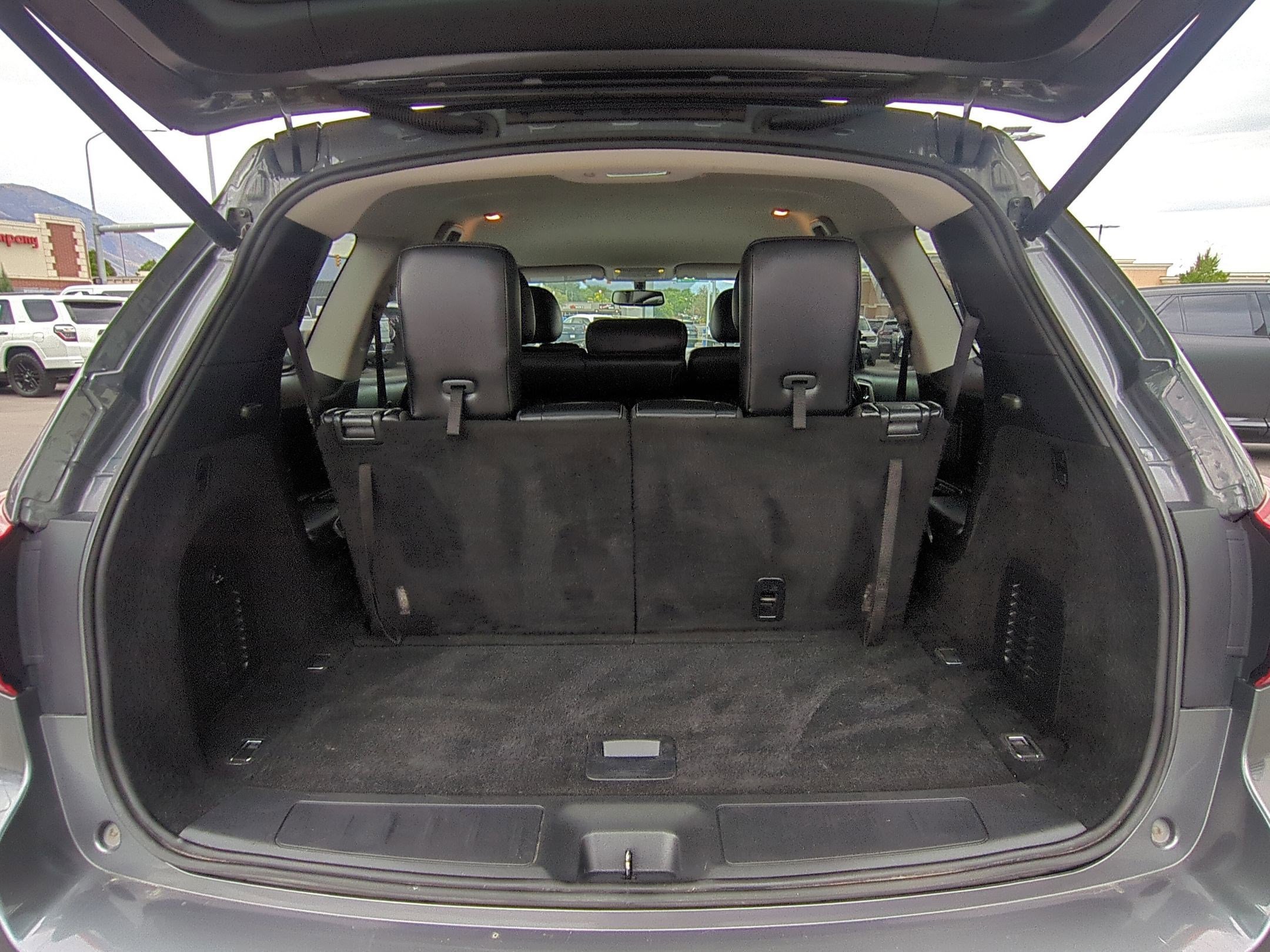2019 Nissan Pathfinder SL photo 30