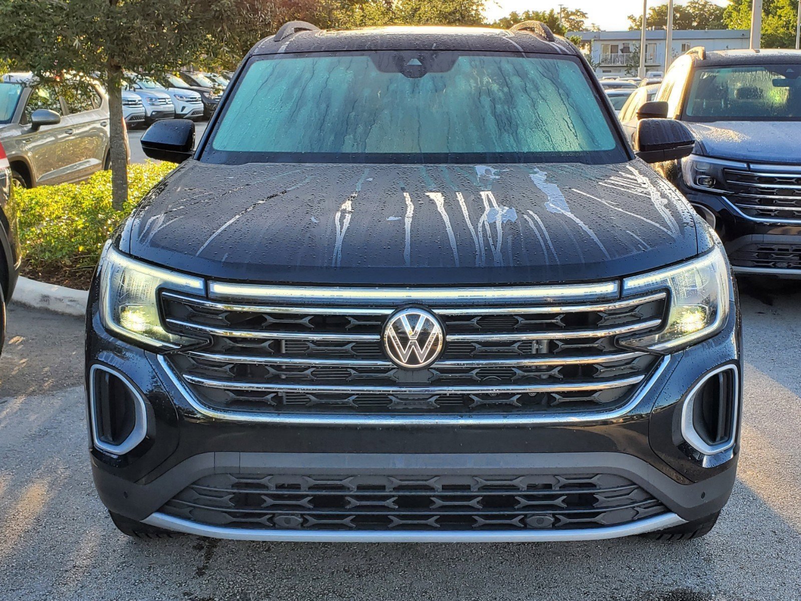 2025 Volkswagen Atlas SE Technology photo 2