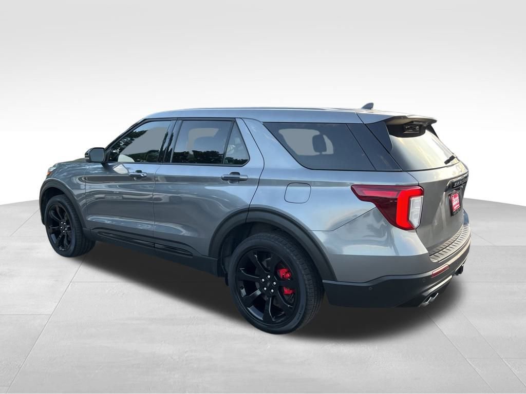 2022 Ford Explorer ST photo 2